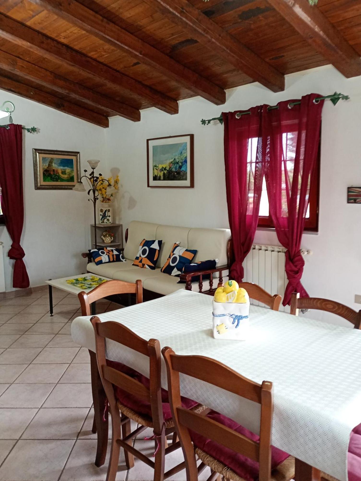 Independent Villa With Private Beach On The Lake Браччано Екстер'єр фото